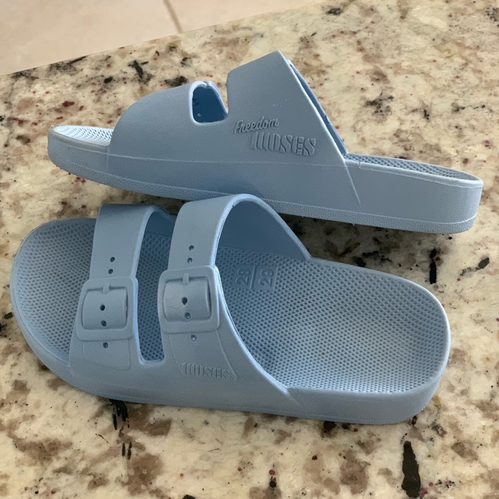 FREEDOM MOSES sandals